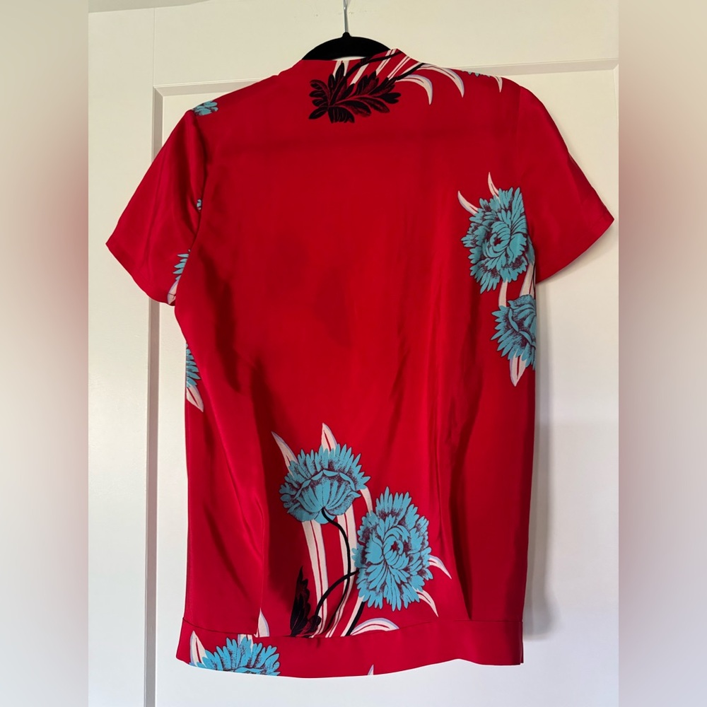 DIANE VON FURSTENBERG 100% SILK FARLI CROSS-OVER BLOUSE RED FLORAL TOP SIZE 6 - Picture 6 of 7